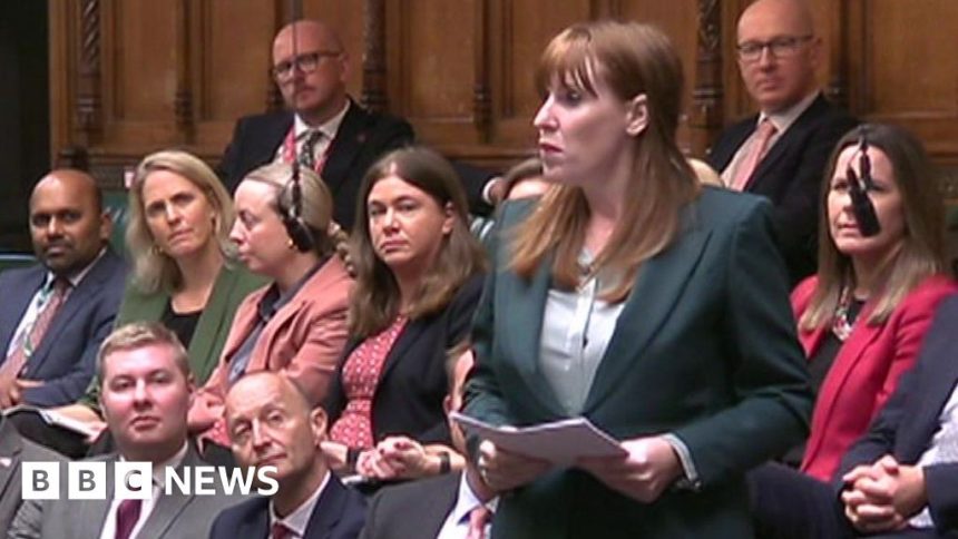 Cabinet crowd into Commons for Rayner's resignation speech