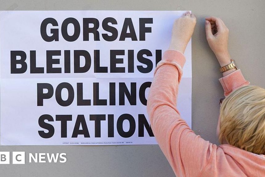 Caerphilly by-election polls open to choose Senedd member