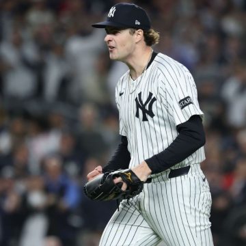 Cam Schlittler calls Red Sox fans' online heckling of family 'disappointing'