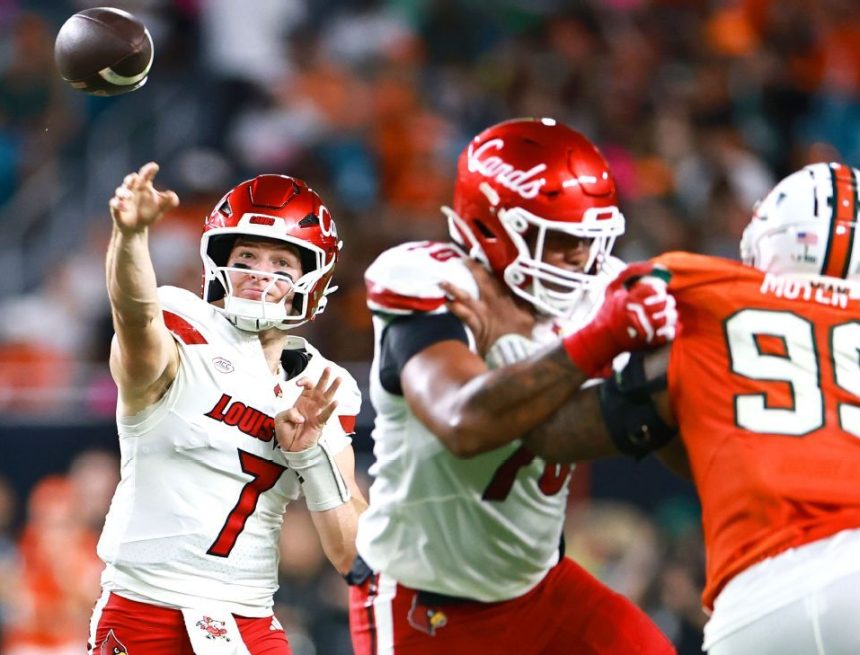 Carson Beck throws 4 INTs as Louisville stuns No. 2 Miami