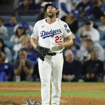 Clayton Kershaw, Mookie Betts React to Nightmare RP Play in Dodgers' Loss vs. Phillies
