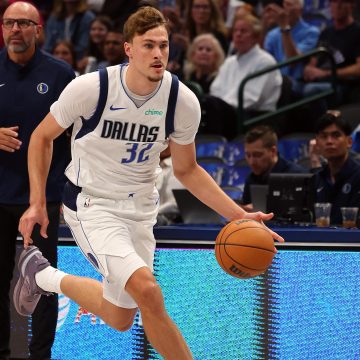 Cooper Flagg's Defense Applauded by Mavs Fans vs. Jazz as Ace Bailey Suffers Injury