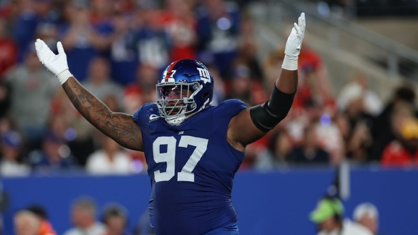 Dexter Lawrence rips Carl Banks for 'delusional' comments Dexter Lawrence rips Carl Banks for 'delusional' comments