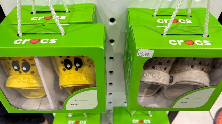 crocs, crocs clogs, crocs croslite