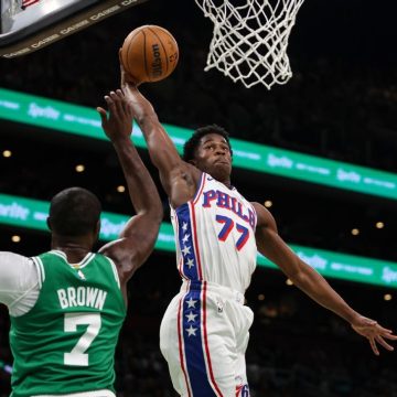 Edgecombe's 34 points most in debut since Wilt as Sixers win