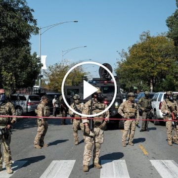 Federal Agents Fire Pepper Balls to Disperse Crowds Protesting in Chicago