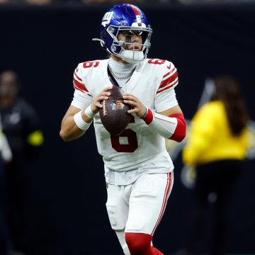 Giants' Jaxson Dart, Abdul Carter Favored as 2025 NFL OROY, DROY in Latest Odds