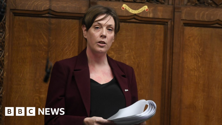 Government 'determined' to keep Jess Phillips in post on grooming inquiry