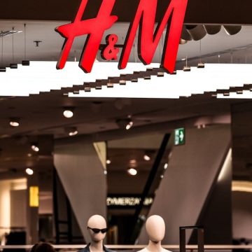 H&M Lines Up First Bond in Two Years After Bumper Earnings