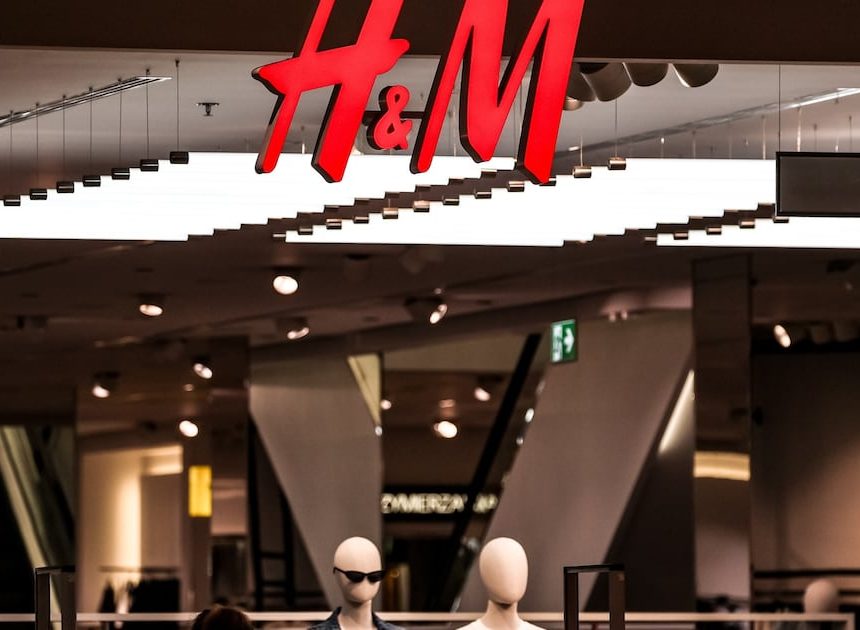 H&M Lines Up First Bond in Two Years After Bumper Earnings