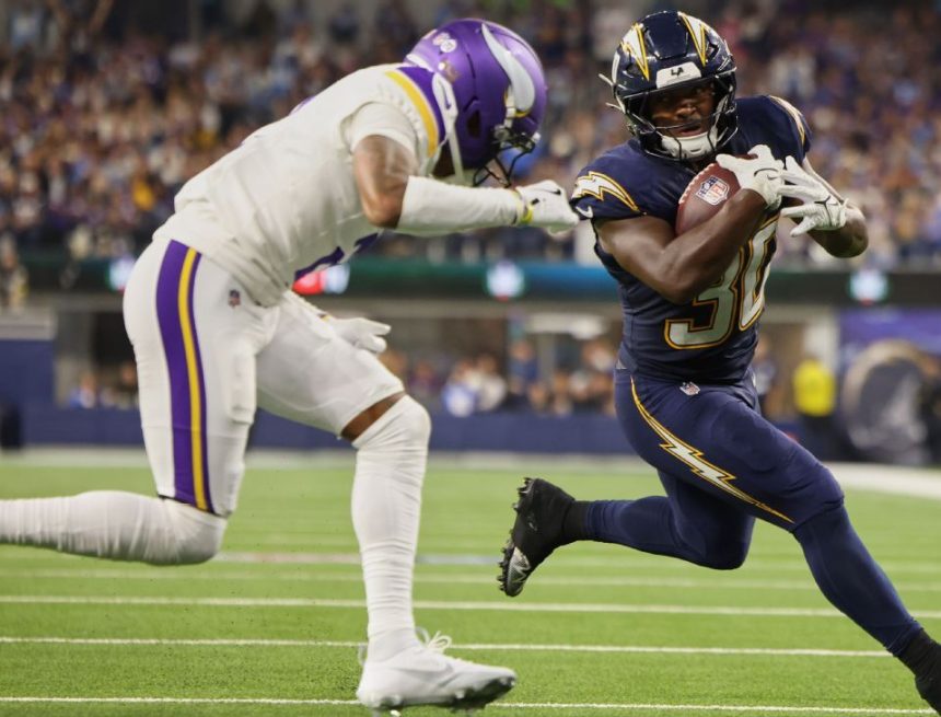 Herbert, Vidal lead Chargers in commanding win over Vikings