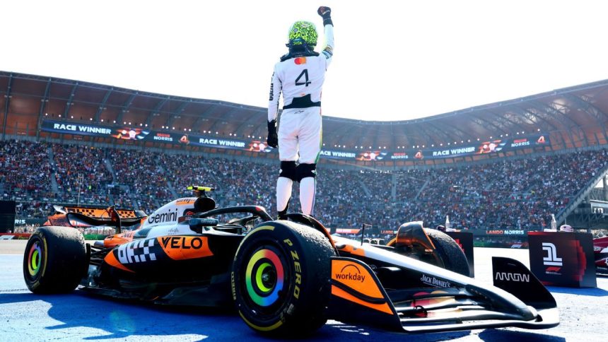 How Norris rediscovered F1 title 'favorite' tag in Mexico Copy Link