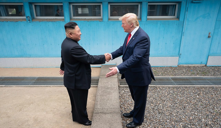 Trump ‘would like’ to meet Kim Jong Un on Asia trip