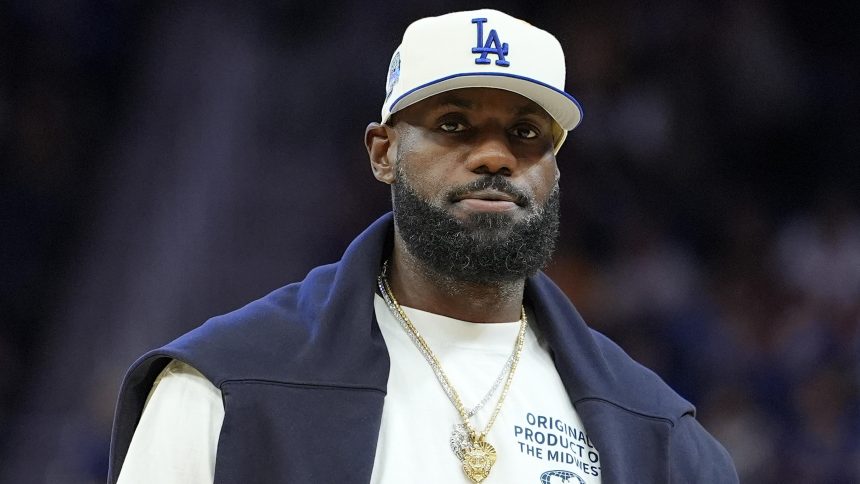 JJ Redick Admits He Thought About LeBron James During Lakers' Loss to Curry, Warriors