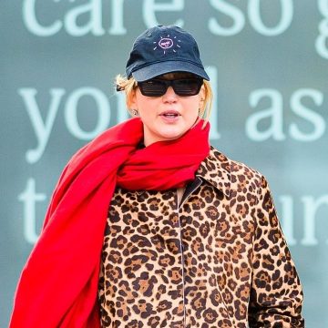 Jennifer Lawrence Combines Two of Her Favorite Fall Trends Jennifer Lawrence Combines Two of Her Favorite Fall Trends