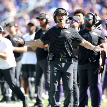 John Harbaugh says spiraling Ravens must 'stick together'