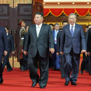Kim Jong Un holds talks with Chinese, Vietnamese dignitaries ahead of mass games