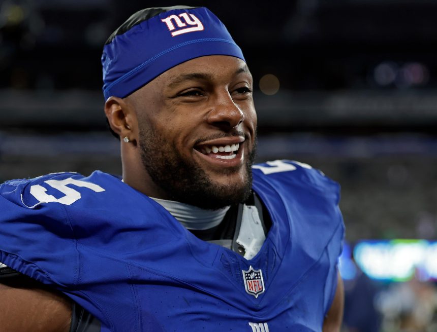 Kayvon Thibodeaux Says 'F--k Them Eagles' in Video After Giants' Upset Win on TNF