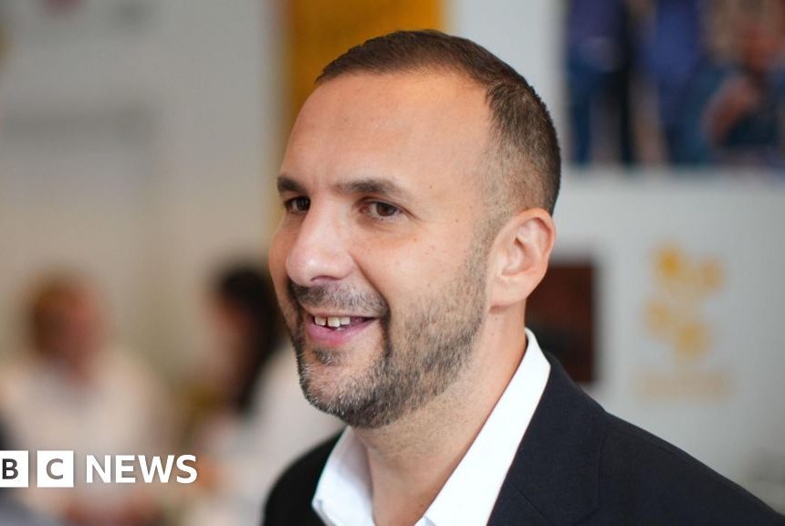 Labour just handmaidens to Reform, says Green leader Zack Polanski