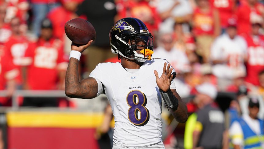Lamar Jackson Returns to Ravens Practice Amid Hamstring Injury Ahead Lamar Jackson Returns to Ravens Practice Amid Hamstring Injury Ahead of Bears Game