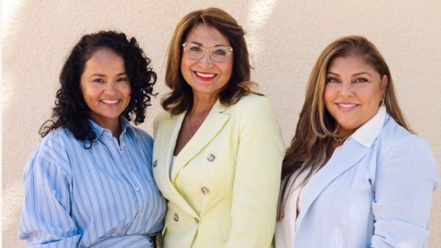 Emily Perez, Margarita Arriagada and Nadine Tapia