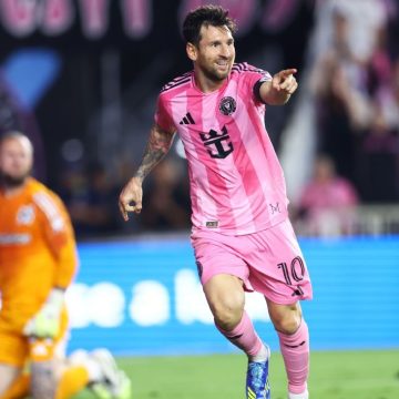 Lionel Messi extends Inter Miami contract through 2028