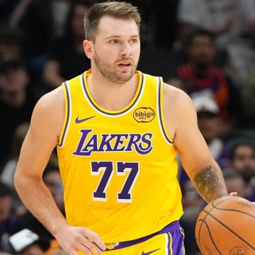 Luka Doncic 'Trying to Get Used to' Deandre Ayton Connection Ahead of Lakers Season