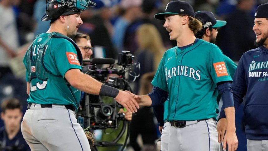 Mariners shut down Blue Jays' bats to steal Game 1 of ALCS