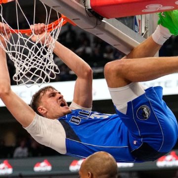 Mavs drop to 0-2 as 'Fire Nico!' chants grow louder Mavs drop to 0-2 as 'Fire Nico!' chants grow louder in Dallas