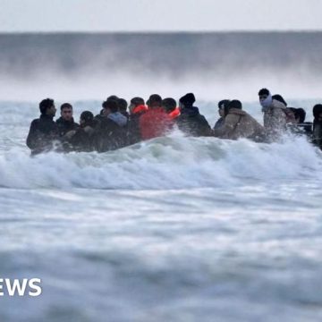 Migrant removed to France returns to UK on small boat