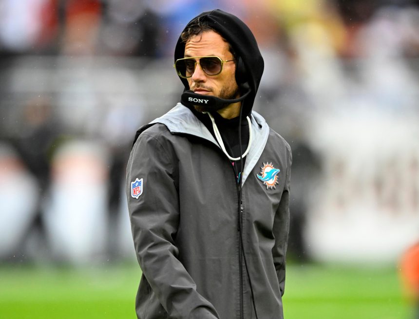 Mike McDaniel Says Dolphins 'Wanted to F--king Win' Against Browns amid Losing Streak
