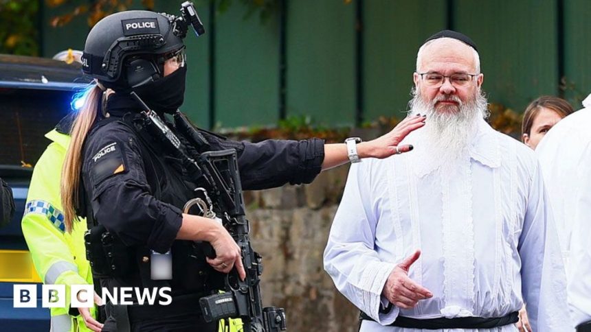 PM praises rabbi and security staff who blocked attacker
