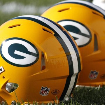 Packers' flight to Phoenix delayed by more than five hours