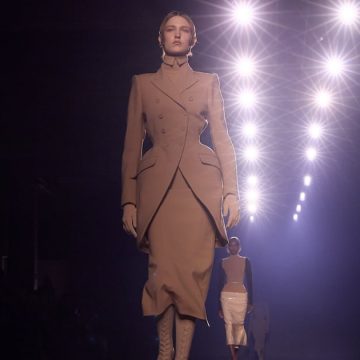 Paris Day Four: The Return of the Waist