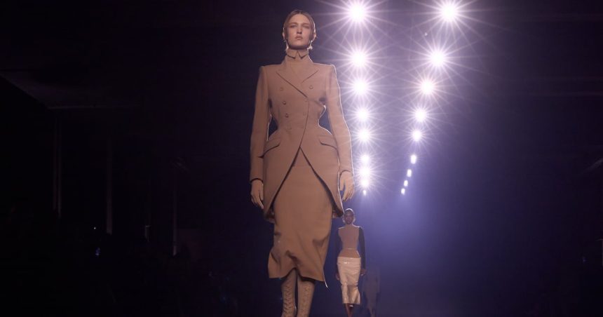 Paris Day Four: The Return of the Waist