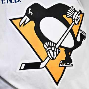 Penguins Reveal New Gold Alternate Uniforms in Video, Photos Before NHL Home Opener