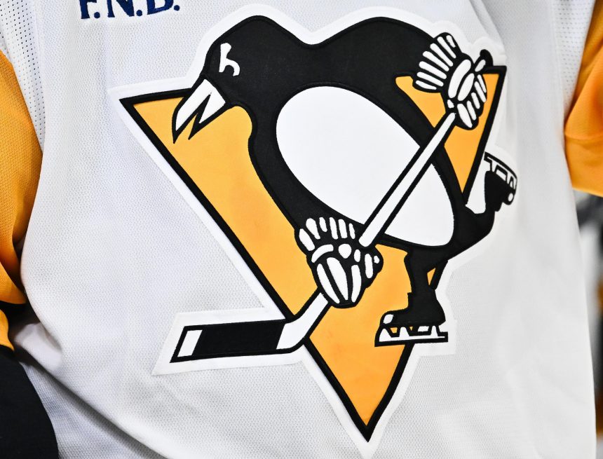 Penguins Reveal New Gold Alternate Uniforms in Video, Photos Before NHL Home Opener