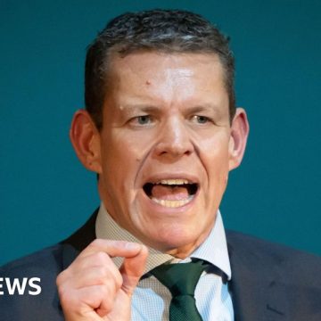 Plaid Cymru promises independence plan, but not in first term
