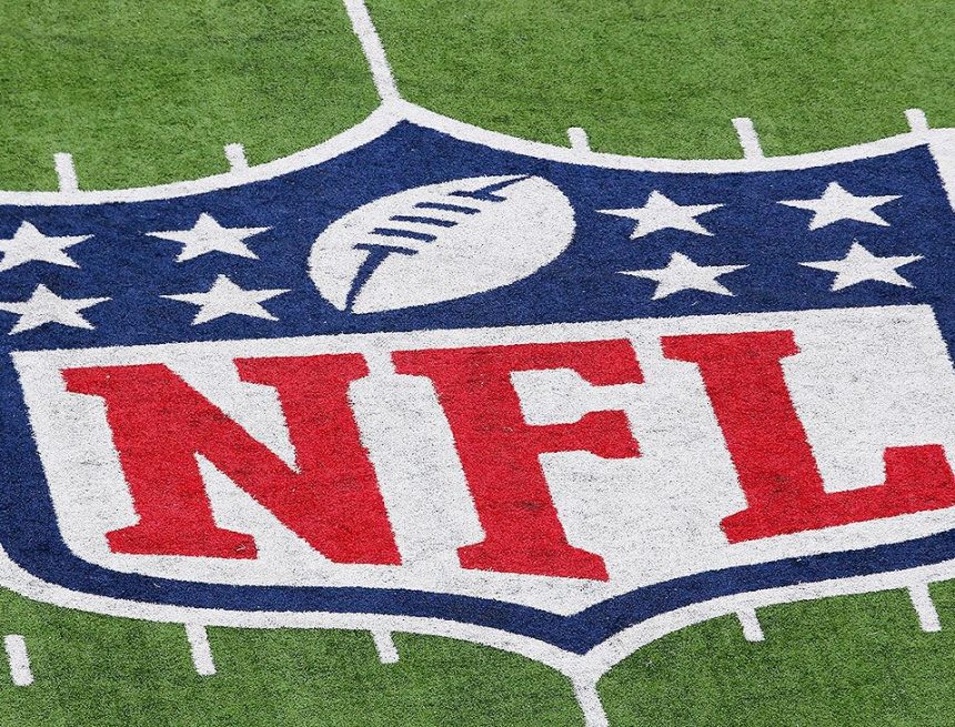 Poll shows many NFL fans want more games despite injury risks