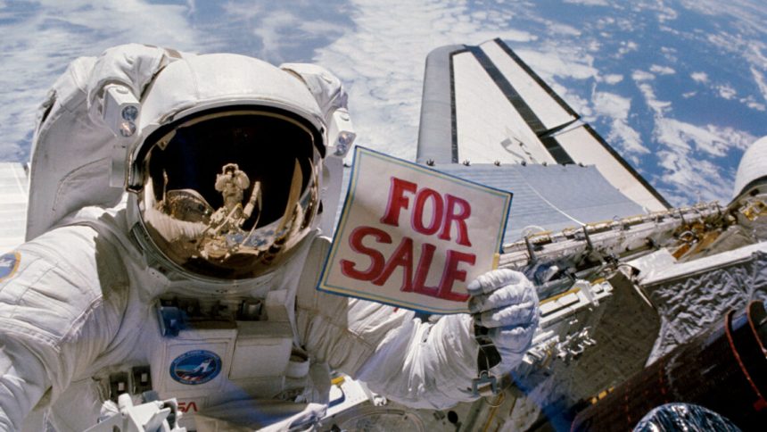 Putin OKs plan to turn Russian spacecraft into flying billboards