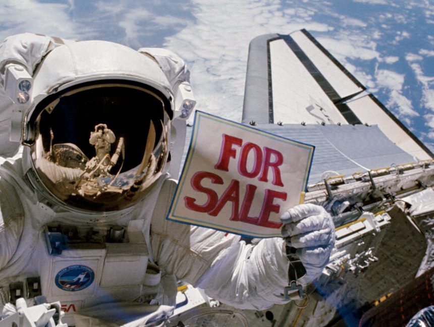 Putin OKs plan to turn Russian spacecraft into flying billboards