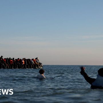 Refugees to face longer route to settlement rights