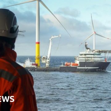 Renewables jobs not making up for North Sea decline, MPs Renewables jobs not making up for North Sea decline, MPs warn