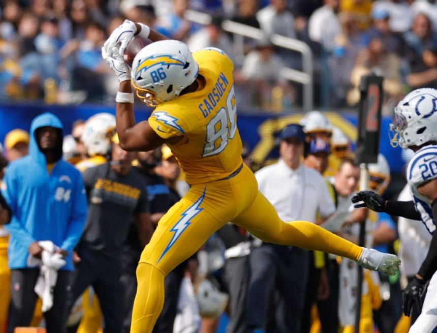 'Ride the pine!': Oronde Gadsden II benched by father despite 29.4 points