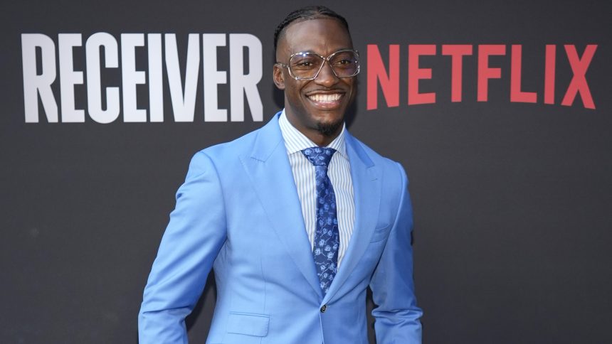 Robert Griffin III Posts Photos of 'Scary' Car Crash, Says He, His Family Are Safe