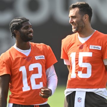 Shedeur Sanders Reacts to Joe Flacco Trade in Video, Browns QB 'Happy' for Veteran