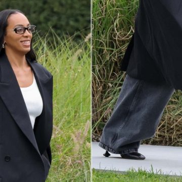 Solange Knowles in Loewe's Toy Pumps during Paris Fashion Week on Friday.