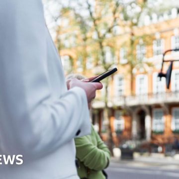 Tech bosses could stop mobile phone theft, say MPs Tech bosses could stop mobile phone theft, say MPs