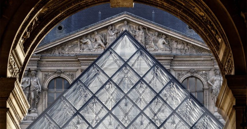 Thieves Steal ‘Priceless’ Jewels From Paris’ Louvre