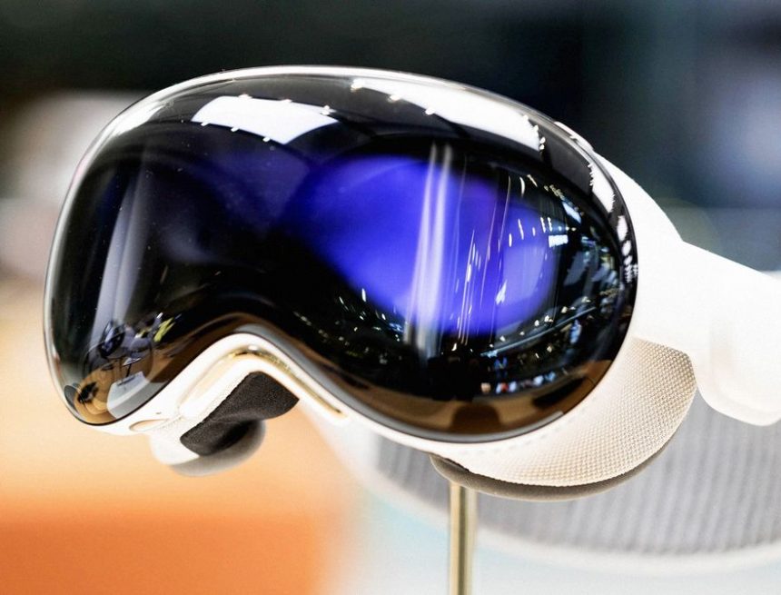 This Startup Wants to Put Its Brain-Computer Interface in the Apple Vision Pro